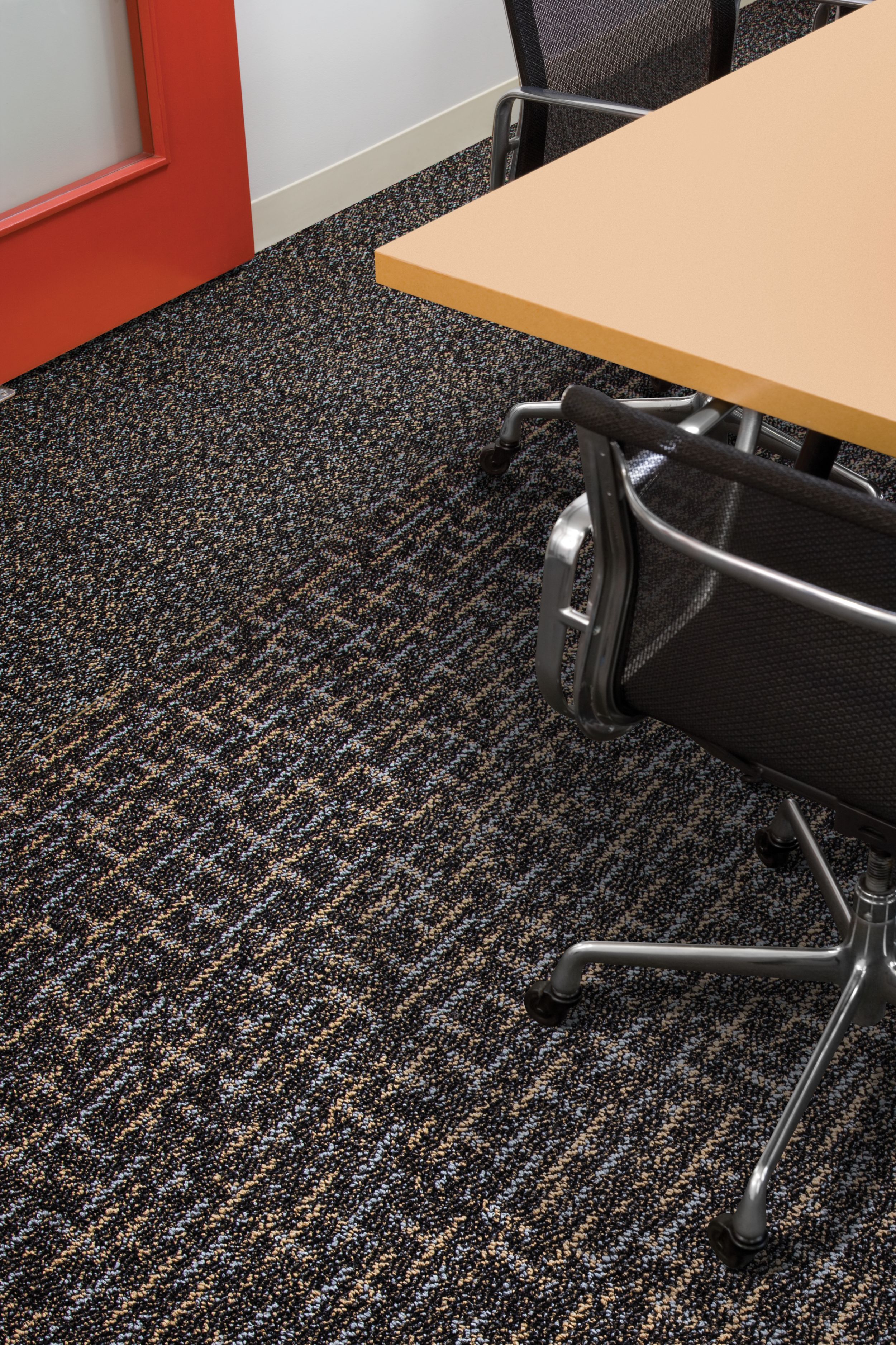 nterface Wind II and Earth II carpet tile in meeting room  image number 3