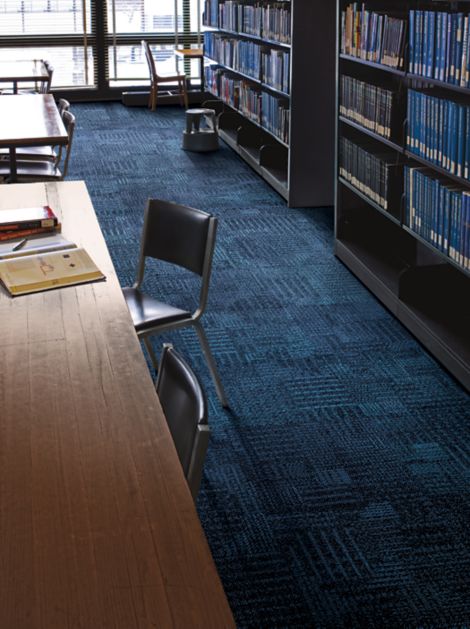 Interface Work carpet tile in library setting with desk and chairs imagen número 5