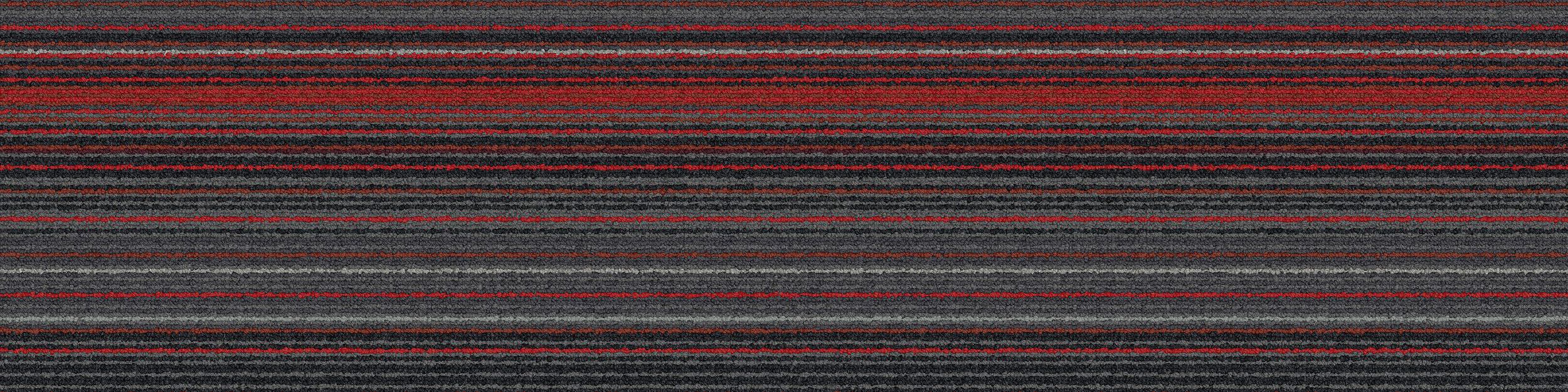 Aglow Carpet Tile in Iron Poppy imagen número 2