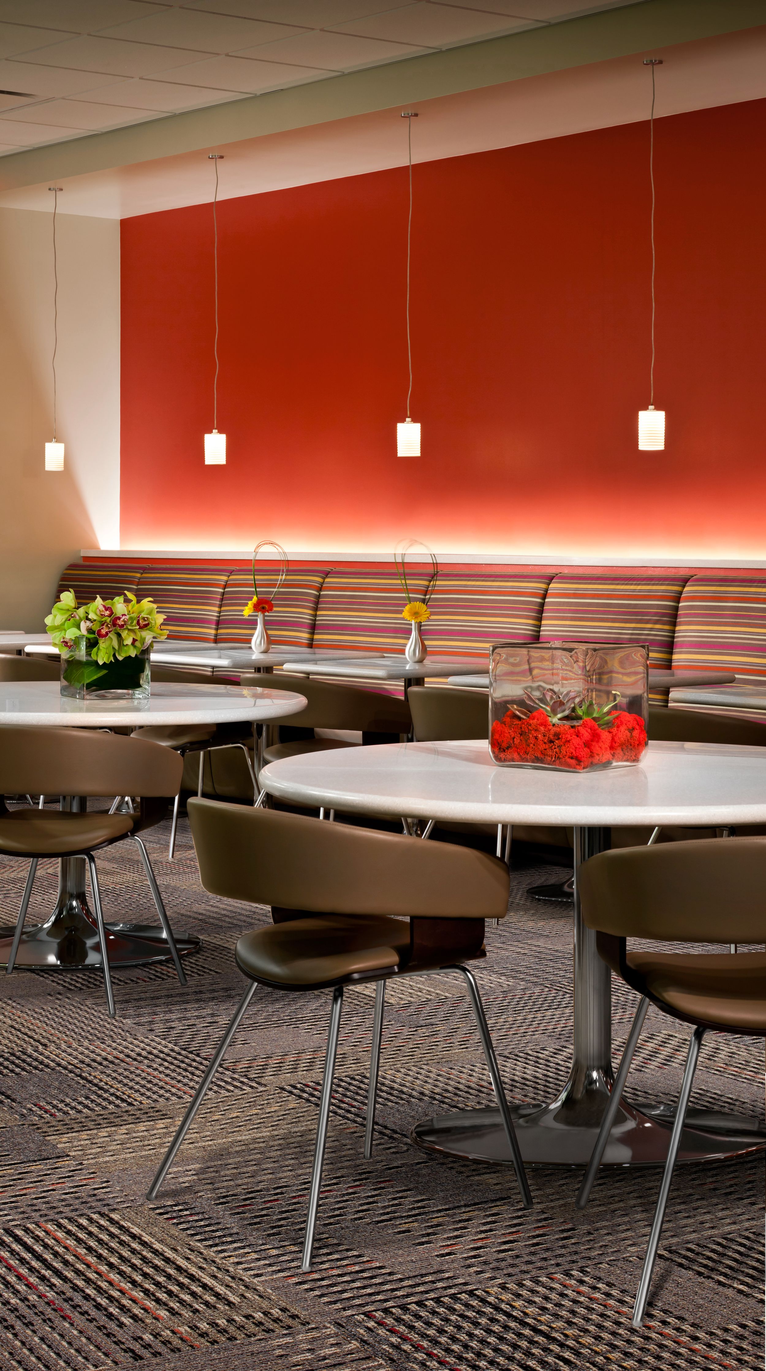 Interface Cotswold II carpet tile in cafe image number 5
