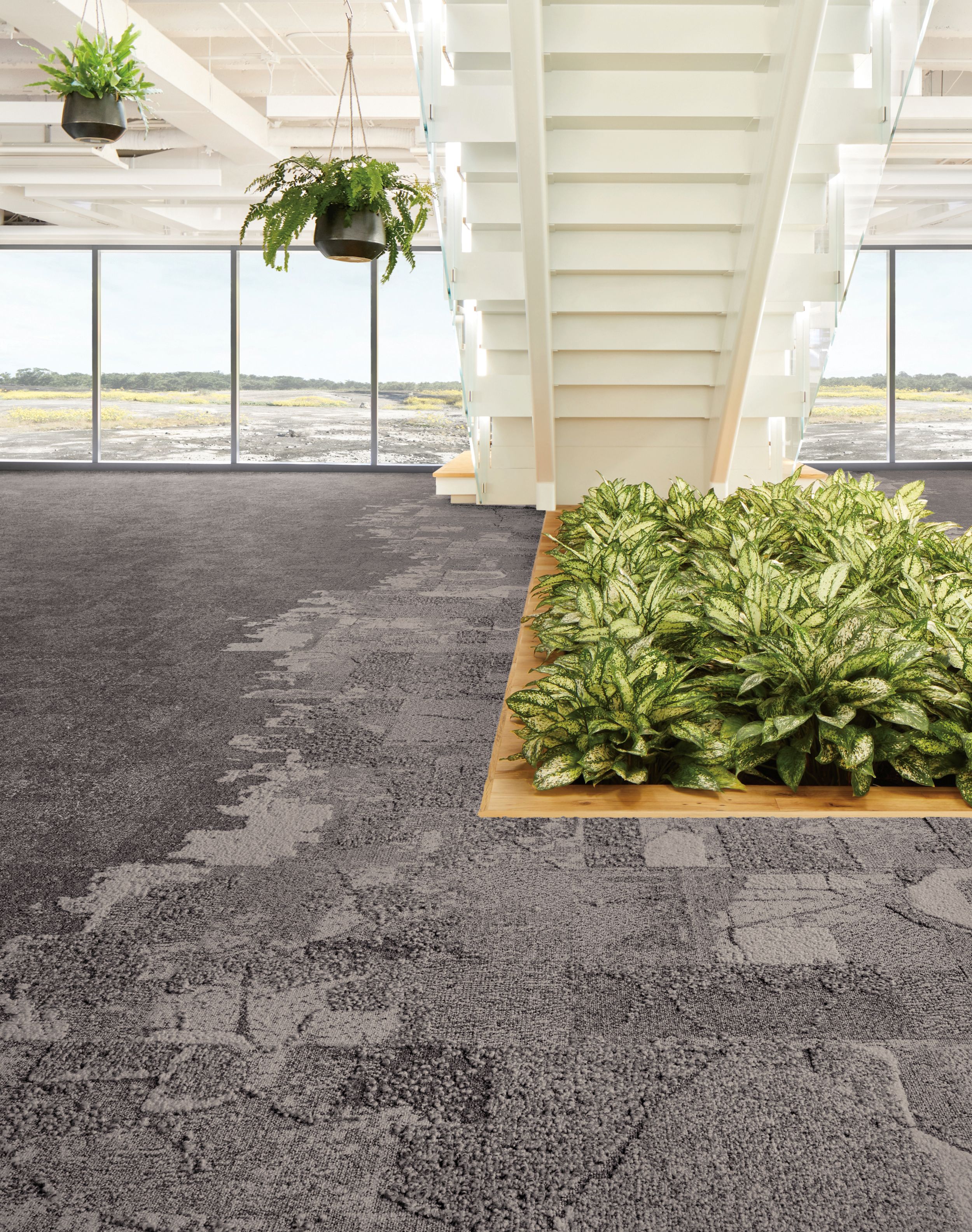 Interface Bridge Creek, Flat Rock and Mountain Rock in lobby with stairwell and plants numéro d’image 1