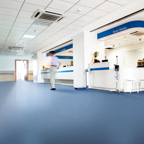 noracare seneo rubber flooring in hospital corridor and nurse's station afbeeldingnummer 8