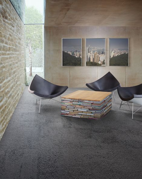 Interface UR301 carpet tile in large room with three chairs and wood table imagen número 6
