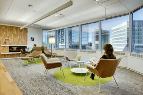 Interface HN810, HN830, and HN840 in open workspace with wood shingle wall overlooking multiple office buildings número de imagen 5