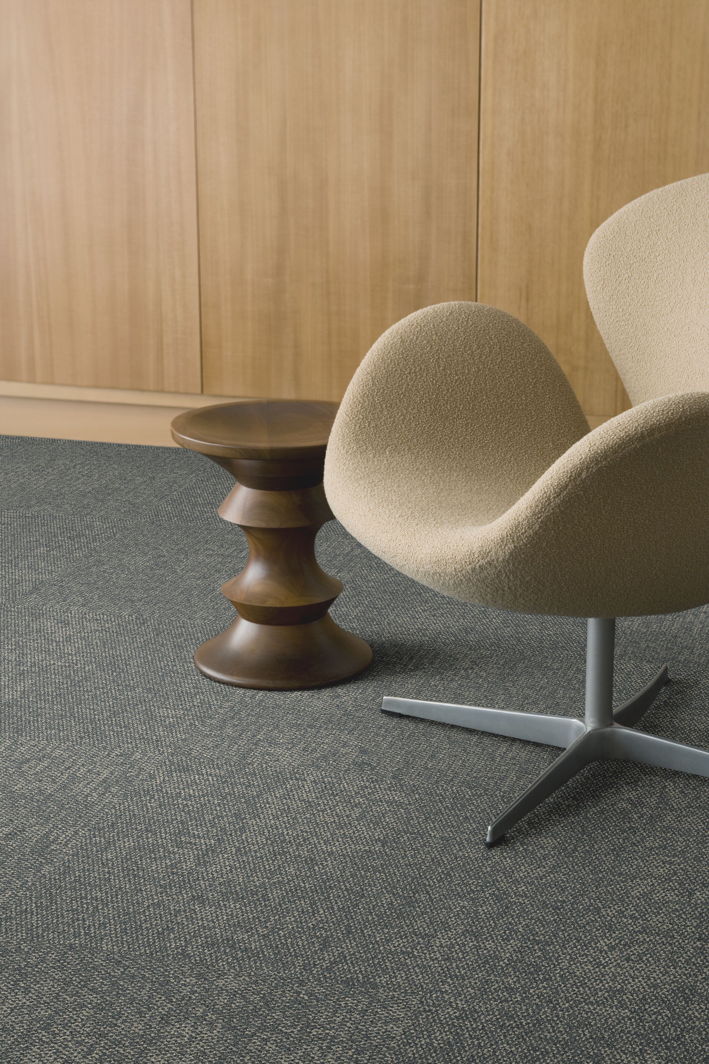 Detail of Interface Lighthearted carpet tile with chair and Eames stool imagen número 2