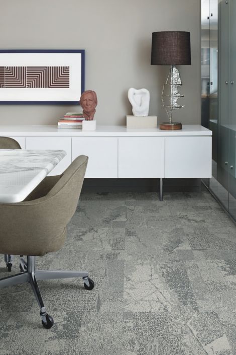 Interface Mountain Rock carpet tile in private office with credenza, table and chairs imagen número 8