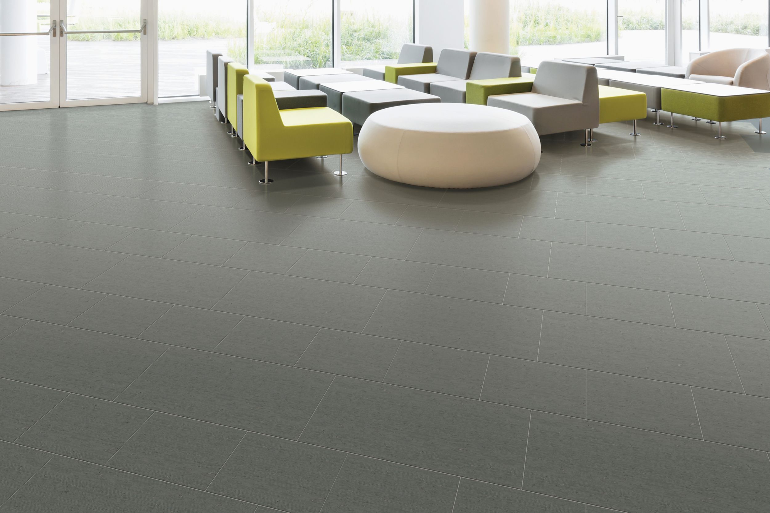 noraplan valua plank rubber flooring in lobby image number 8