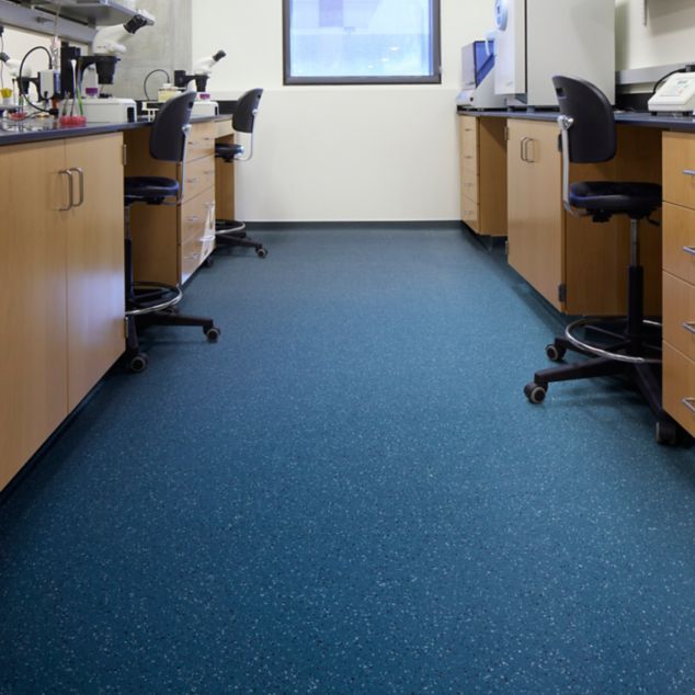 norament 926 grano rubber flooring in lab area