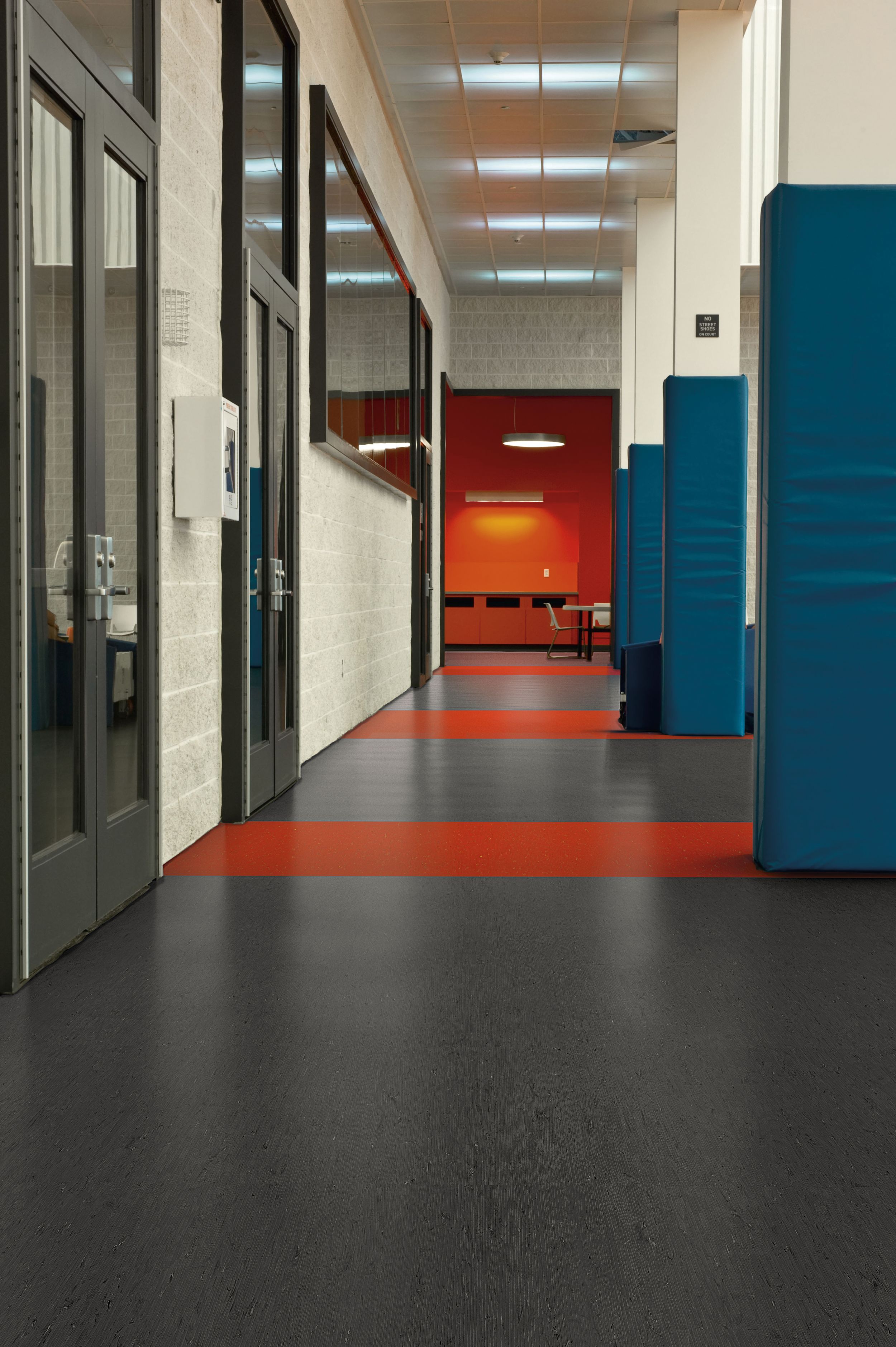 noraplan valua rubber flooring in corridor image number 6