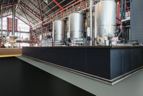 norament hammered rubber flooring in industrial workspace numéro d’image 6