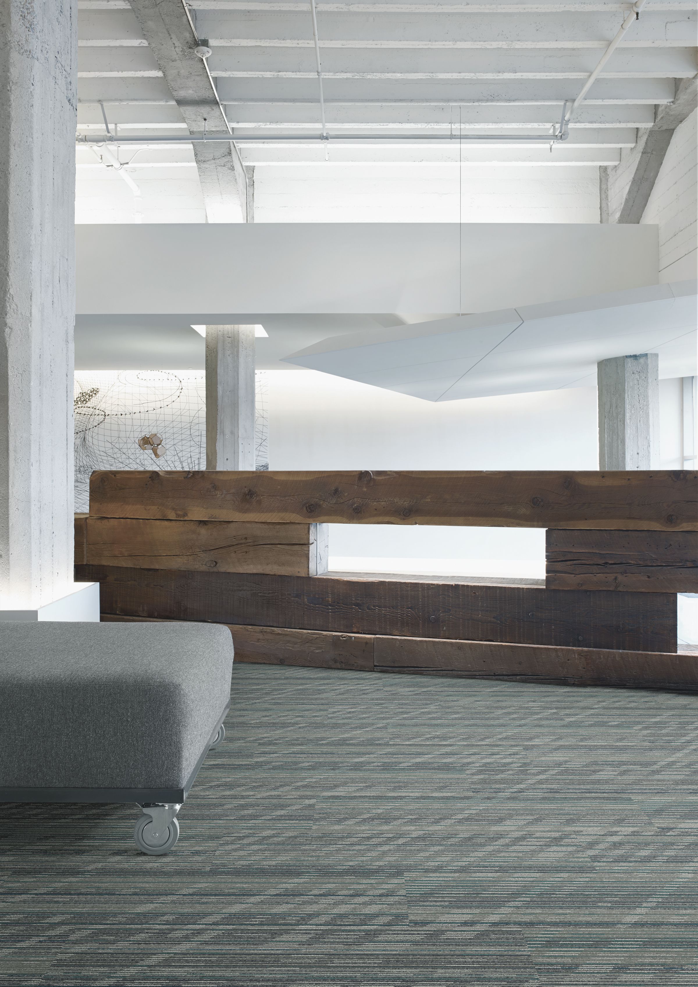 Interface Soft Glow plank carpet tile in lobby area with wood wall numéro d’image 8