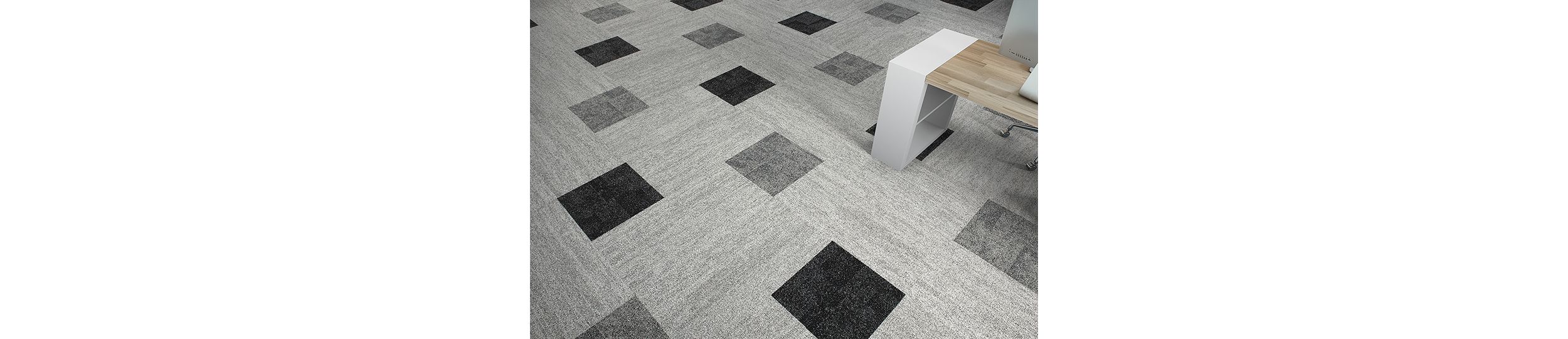 Interface Open Air 402 plank carpet tile in floor view with small workstation off to the right imagen número 3