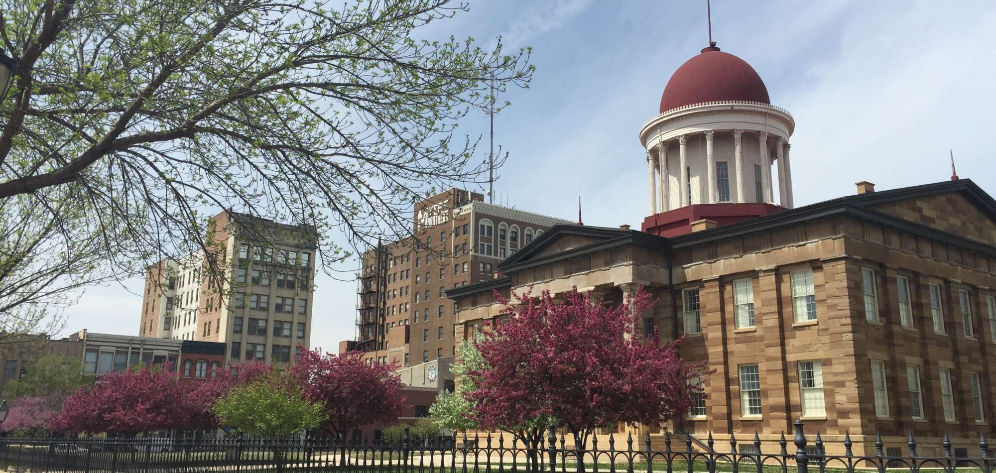 Illinois Old State Capitol - photo credit: Illinois Tourism