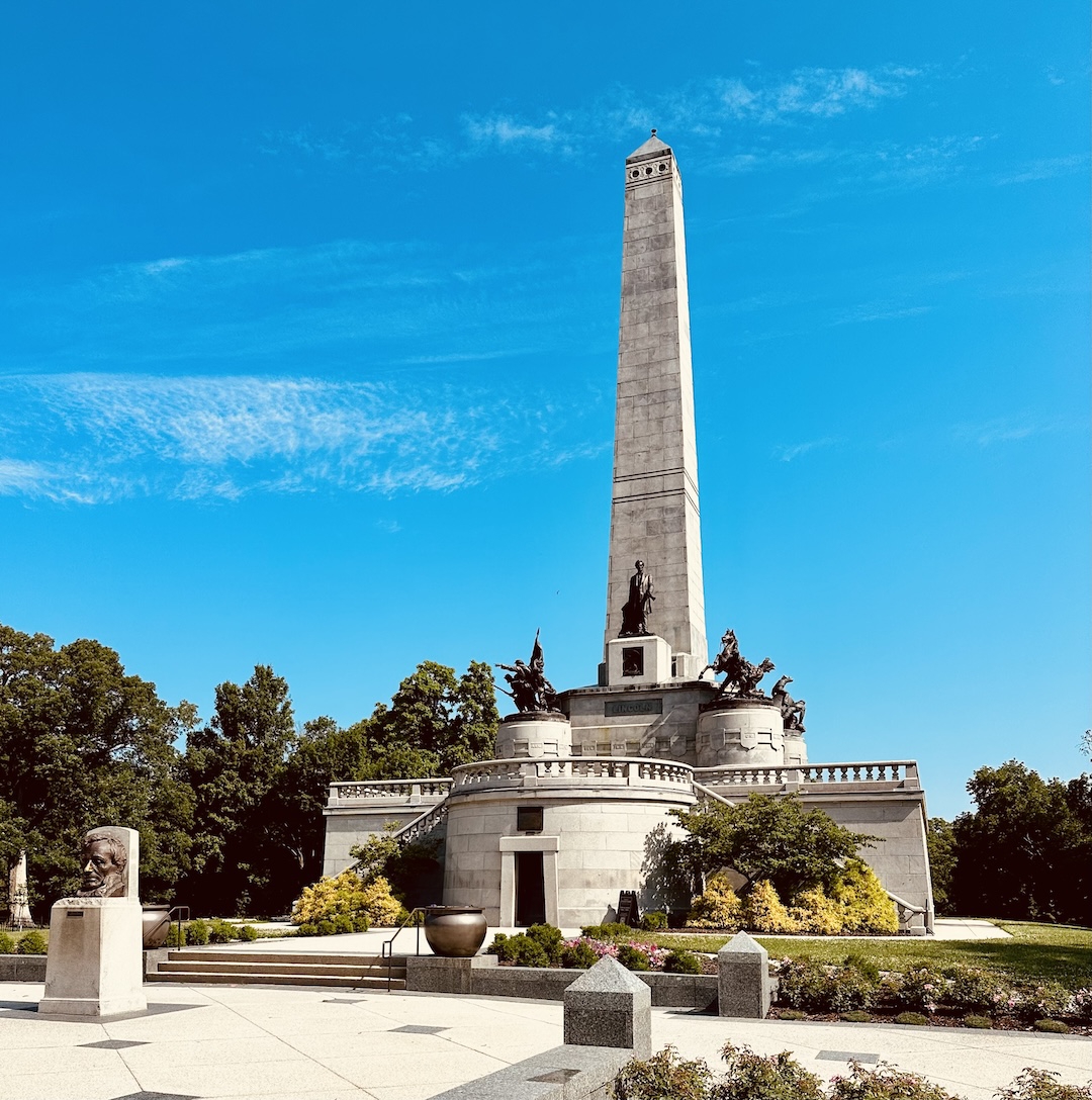 Lincoln Tomb with summer foliage