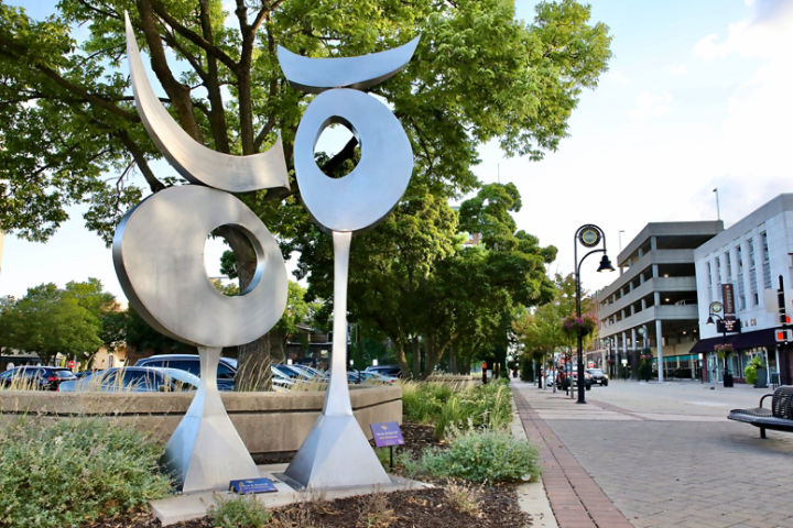 Rockford IL250 America Sculpture
