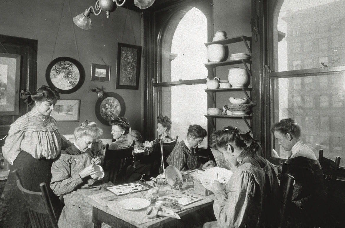 A china-painting class taught by Atlan Ceramic Art Club member Jeanne M. Stewart in 1904.