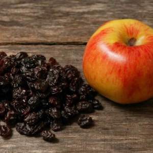 raisins and apple
