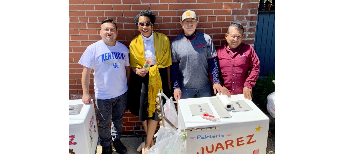 Lt. Governor Stratton and a paletero.