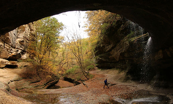 Starved rock state outlet park hiking