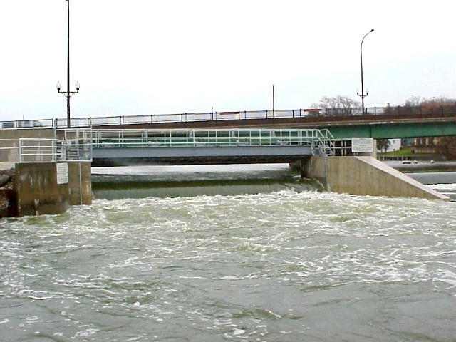 StrattonOperations_StrattonOperations_AlgonquinHingedCrestGate