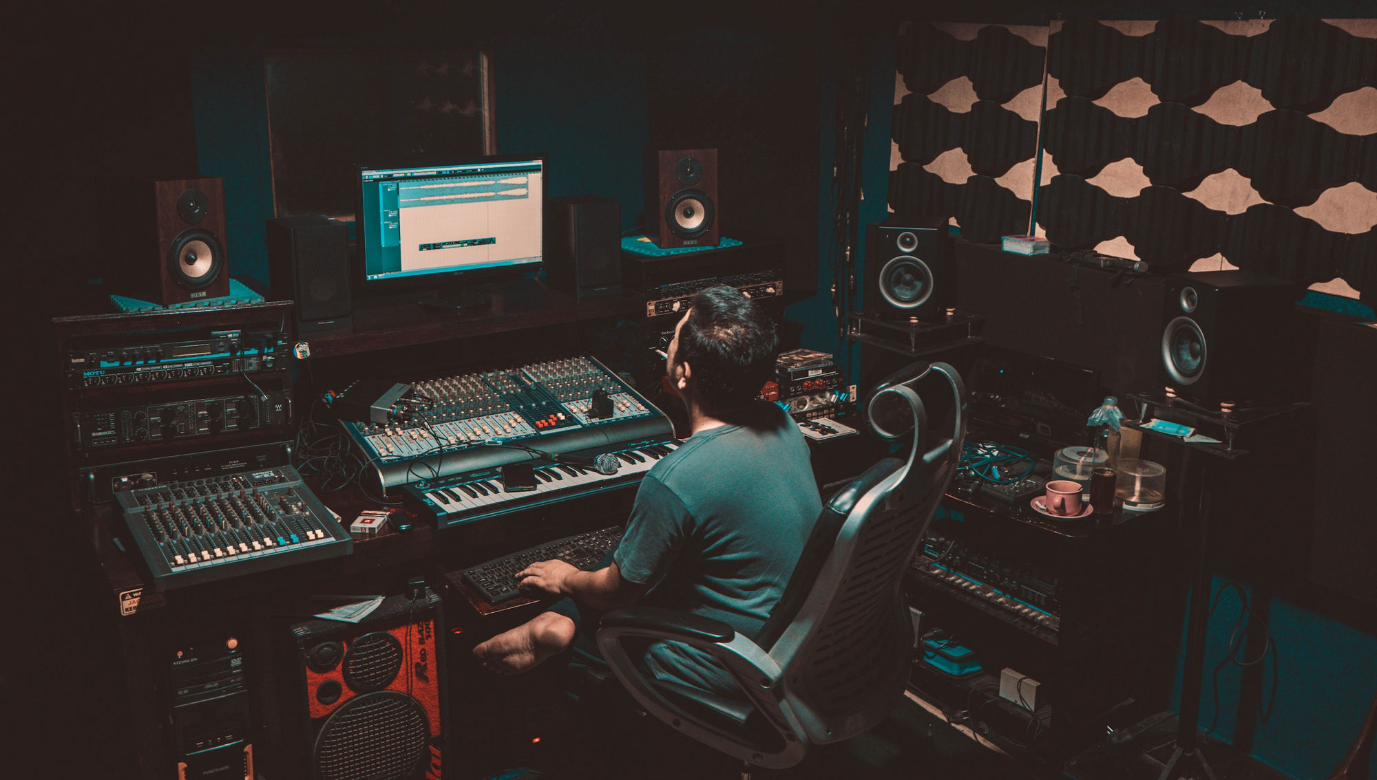 9 Tips for Mixing if You&#39;re Not a Mix Engineer