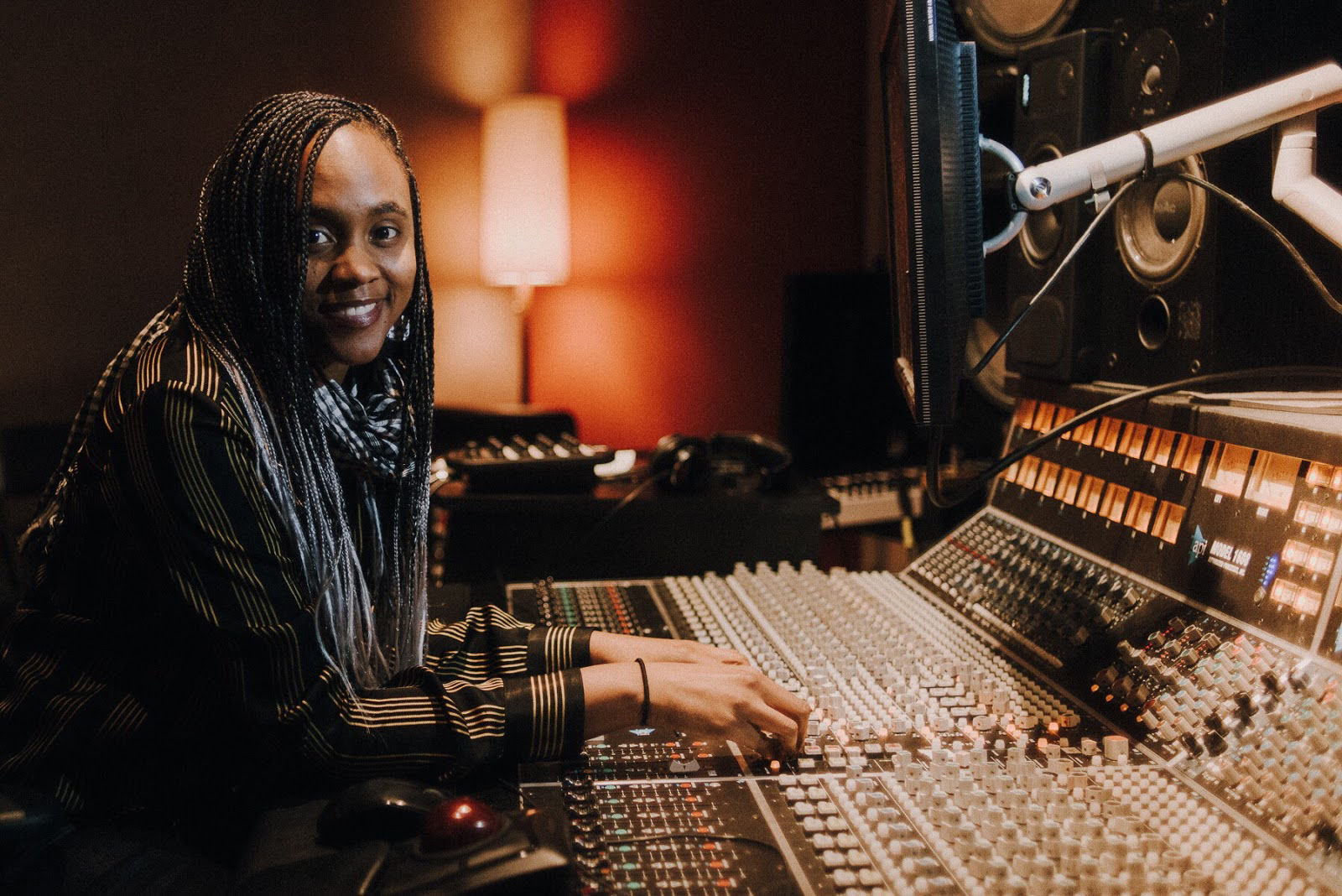 Atlantic Records' Recording Engineer, Ebonie Smith, Talks Amplifying the  Music Industry