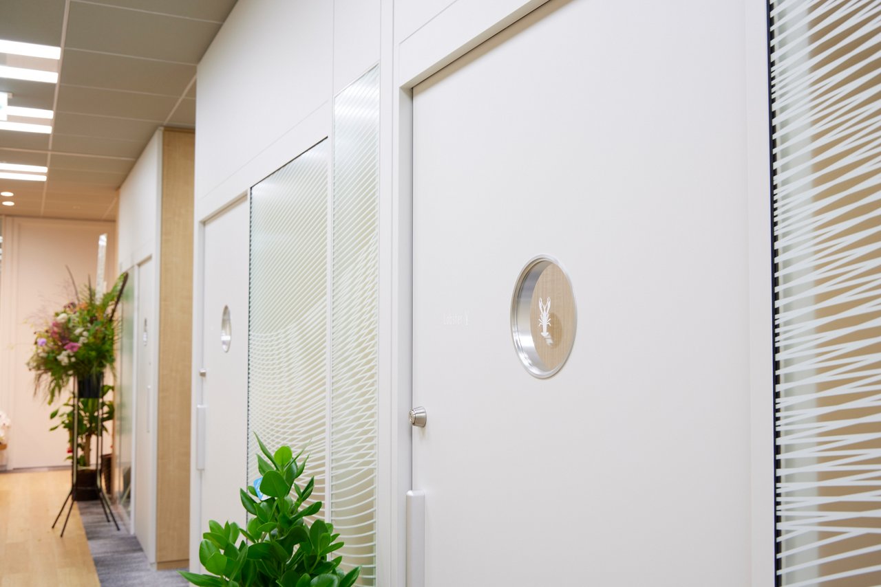 リンクアンドモチベーションのオフィスのゲストエリア