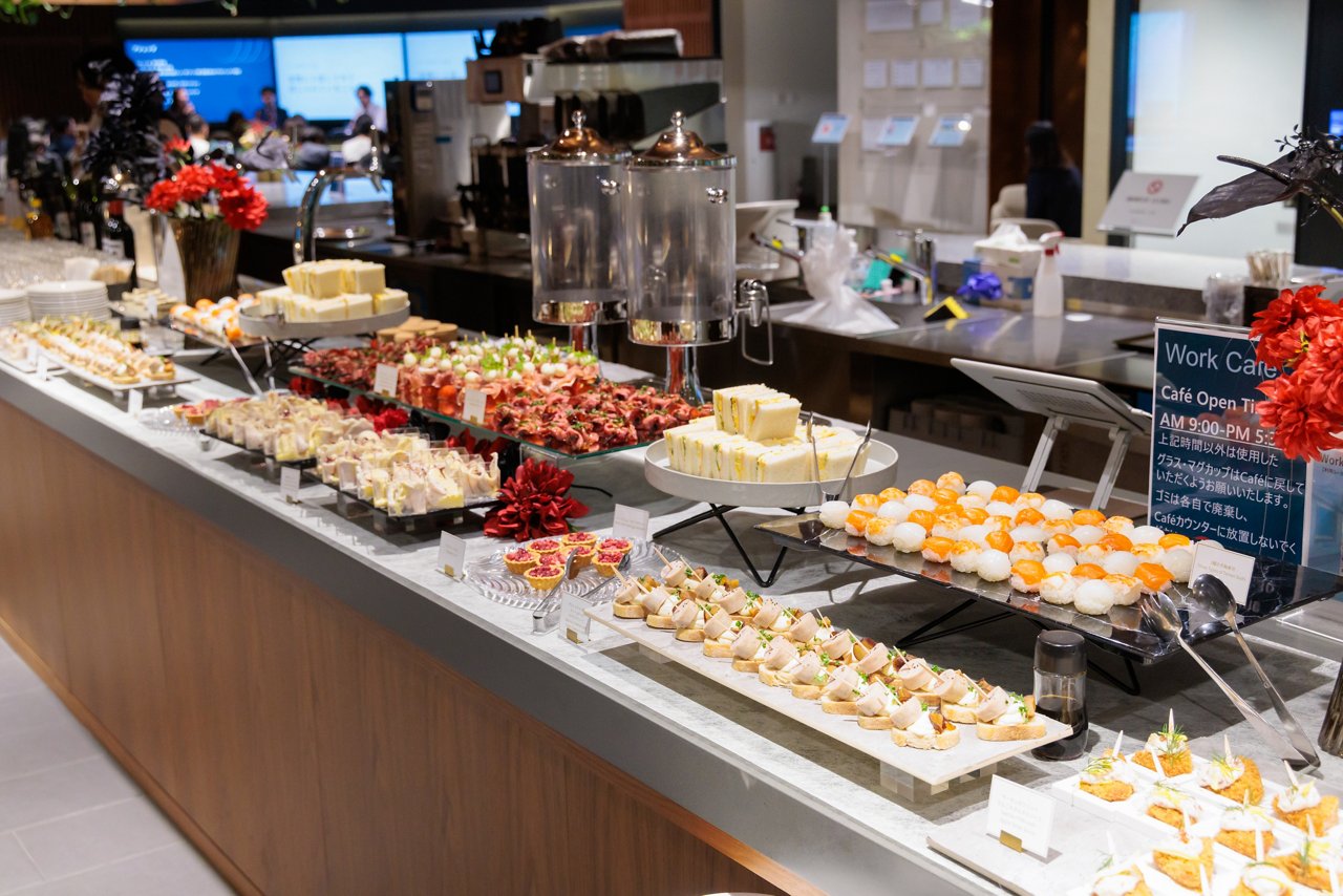 JLL英国・ロンドンオフィスのカフェスペース