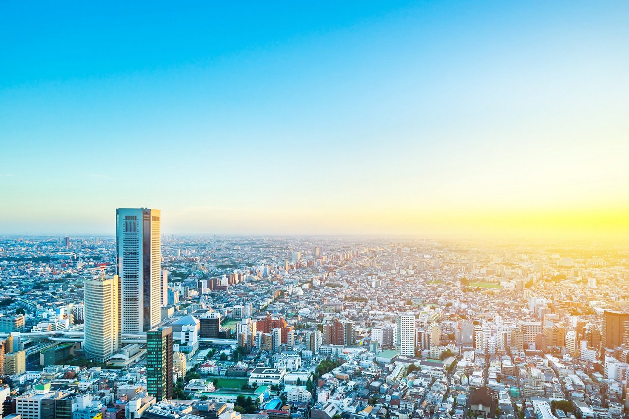 朝日に彩られる東京の街並み