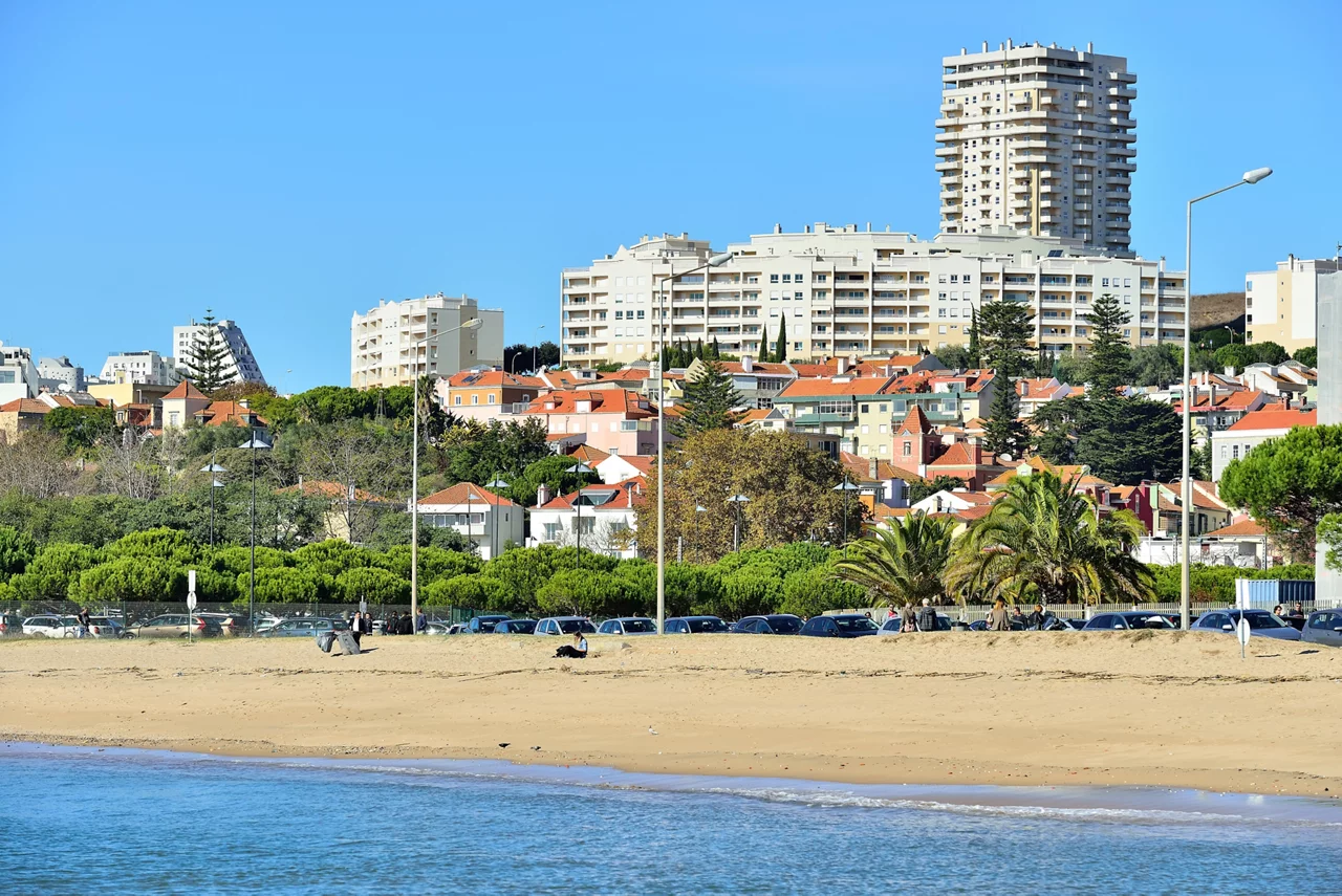 Playa de Algés, Oeiras, Portugal
