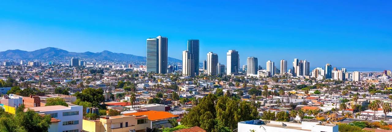vista panorámica del horizonte de la ciudad de Tijuana con modernos edificios de gran altura