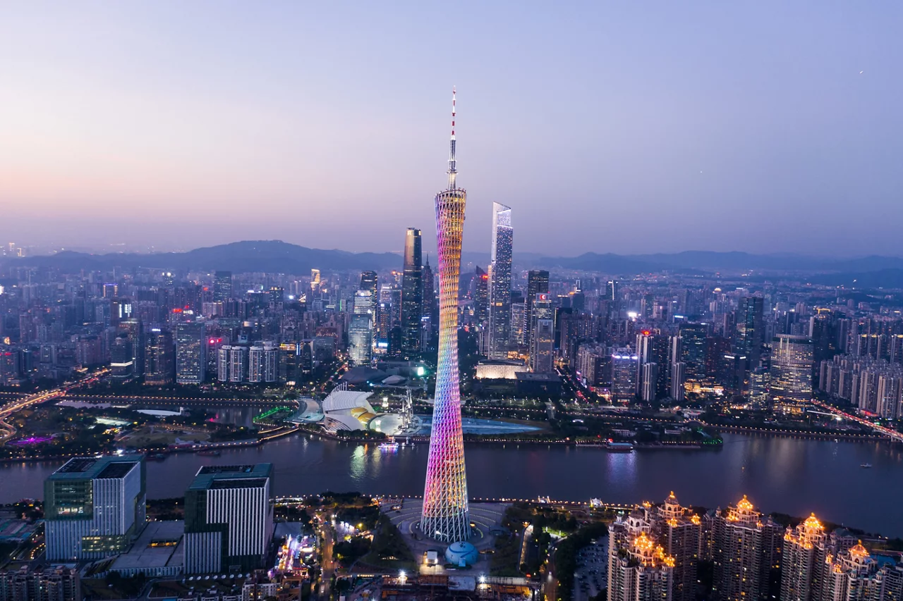 中国广州市的广州塔鸟瞰图