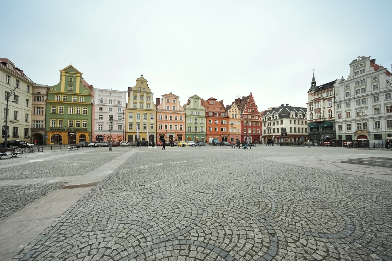 Wide angle image of medieval "Salt Market" Square (Plac Solny) in the Old Town of Wroclaw, Silesia, Poland
