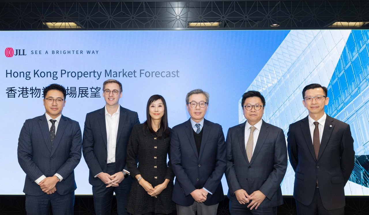 (From left) Joseph Lam, head of industrial; Sam Gourlay, head of Office Leasing Advisory; Jeannette Chan,  senior director, retail; Joseph Tsang, Chairman; Oscar Chan, head of capital markets; Alkan Au, head of value
