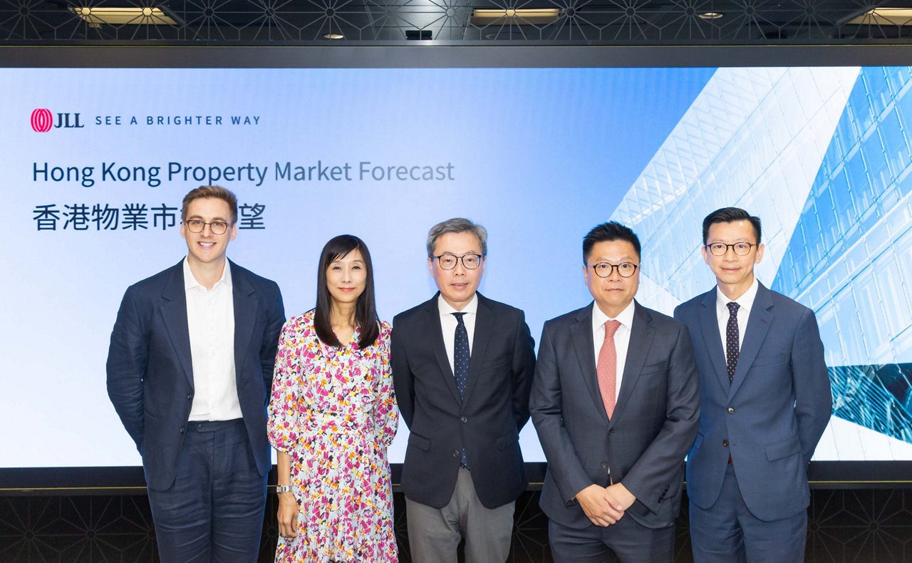 (left to right) Sam Gourlay, Head of Office Leasing Advisory; Jeannette Chan, Senior Director of Retail; Joseph Tsang, Chairman; Oscar Chan, Head of Capital Markets; Alkan Au, Head of Value and Risk Advisory