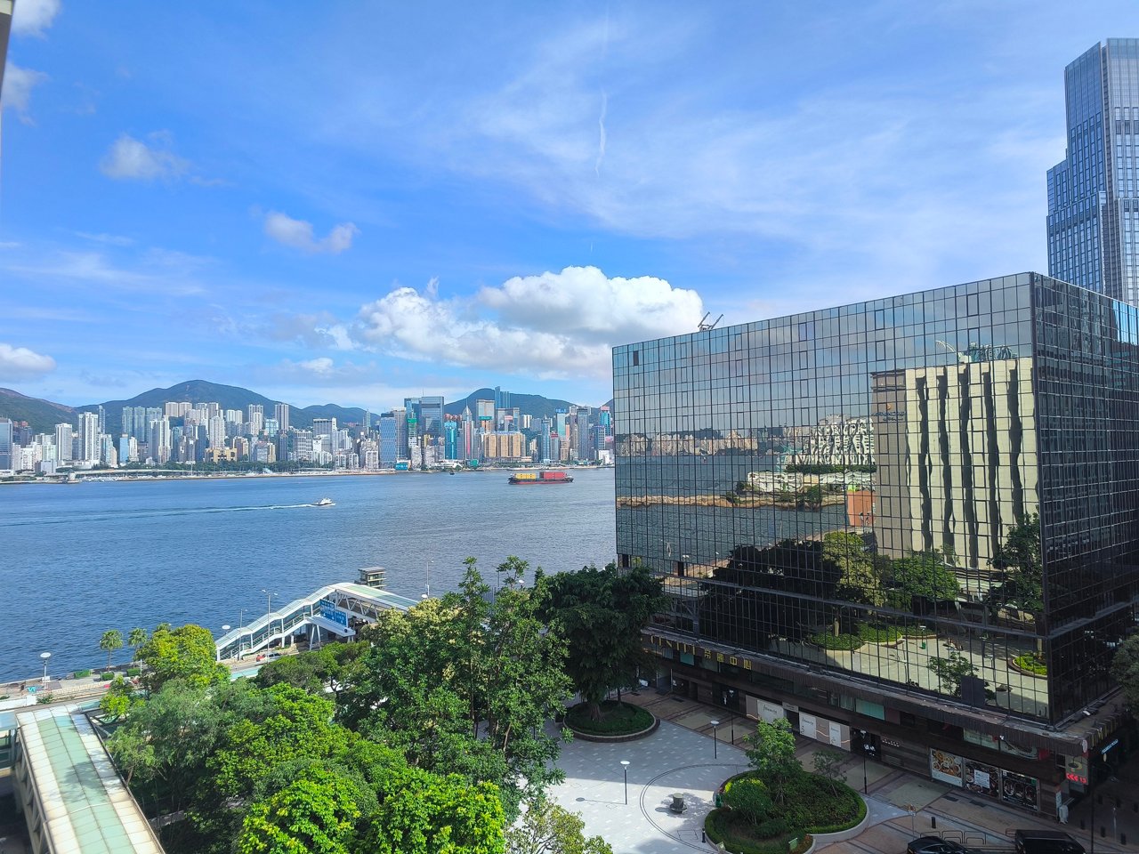 南海中心的海景辦公室