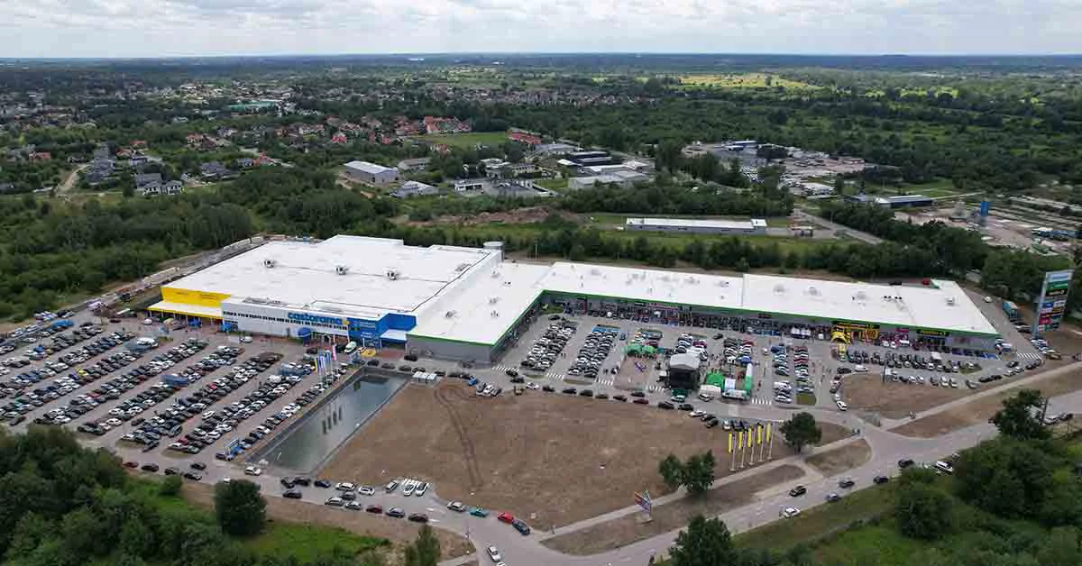 Retail parks and convenience centres