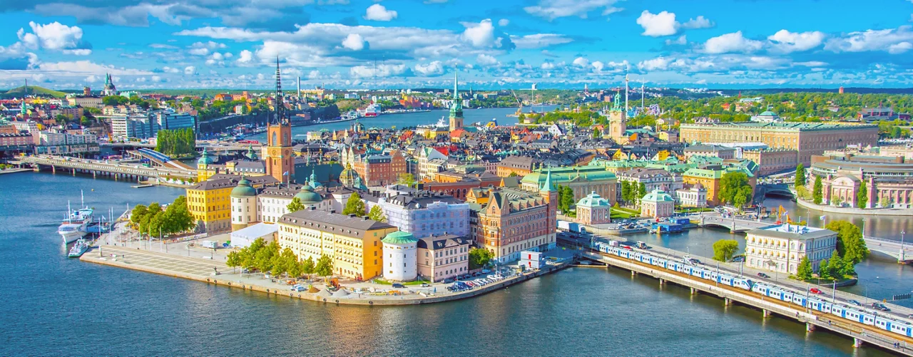 Showcasing its architecture and waterways