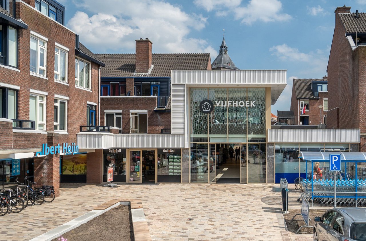 winkelcentrum In den Vijfhoek in Oldenzaal 