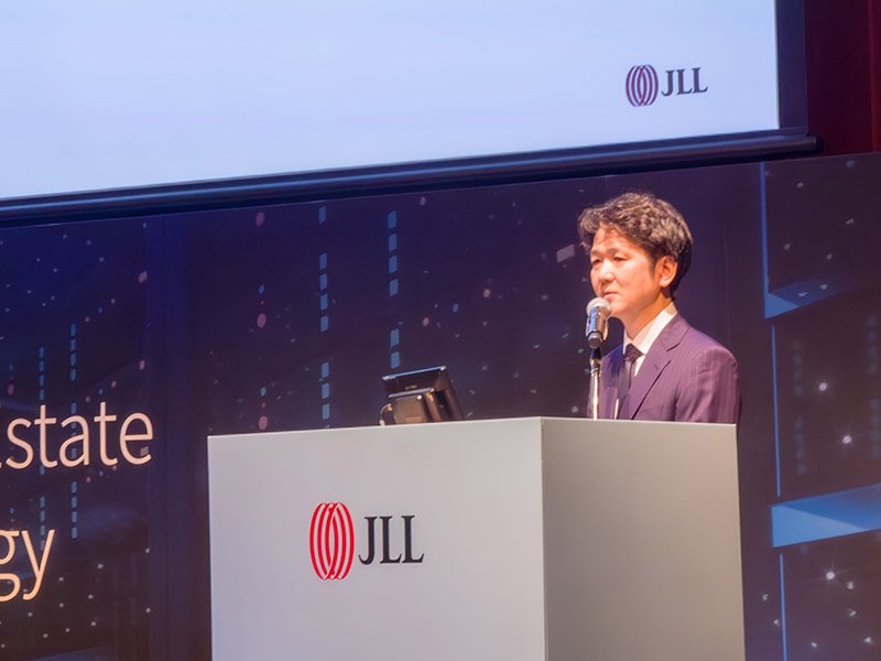 jll-exploring-the-landscape-of-data-center-real-estate-investment-in-the-dynamic-ai-and-cloud-era