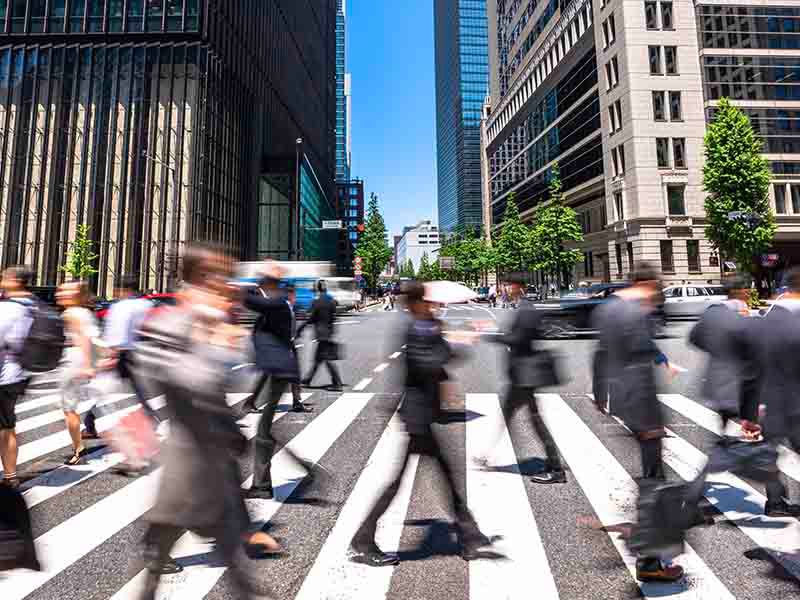 日本ではオフィスへ出勤するワーカーが増加（画像はイメージ）