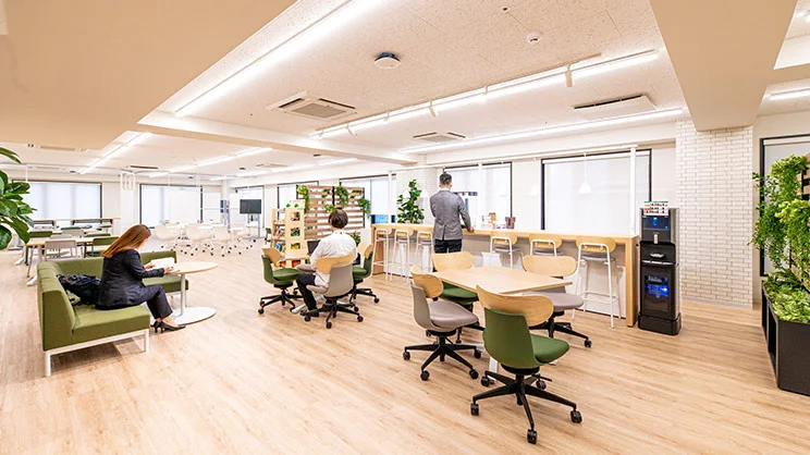 5階フロア「コミュニケーション」全景