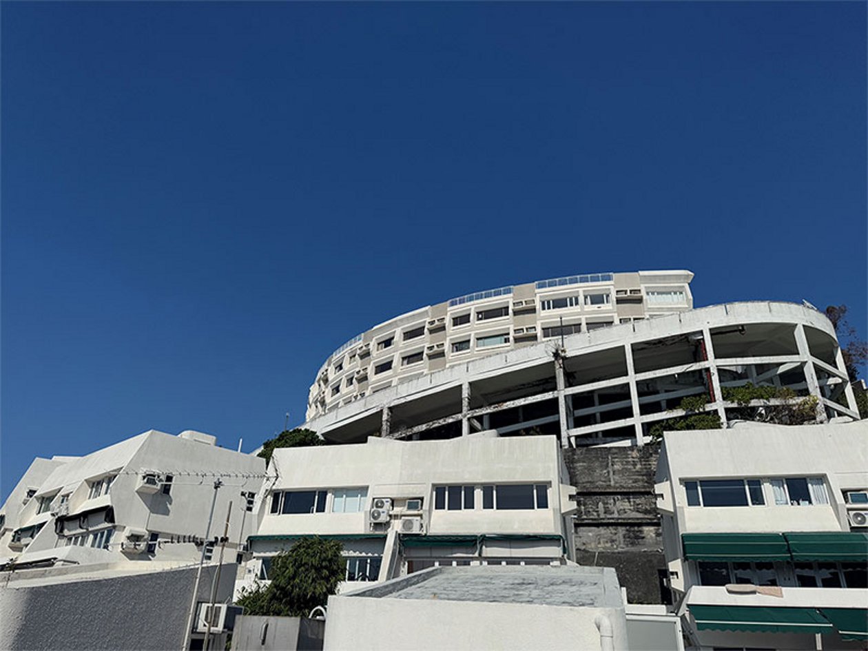 南京の基督('95日/香港) 下了幾天的雨，今天應該是陽光明媚的一天。#晴天