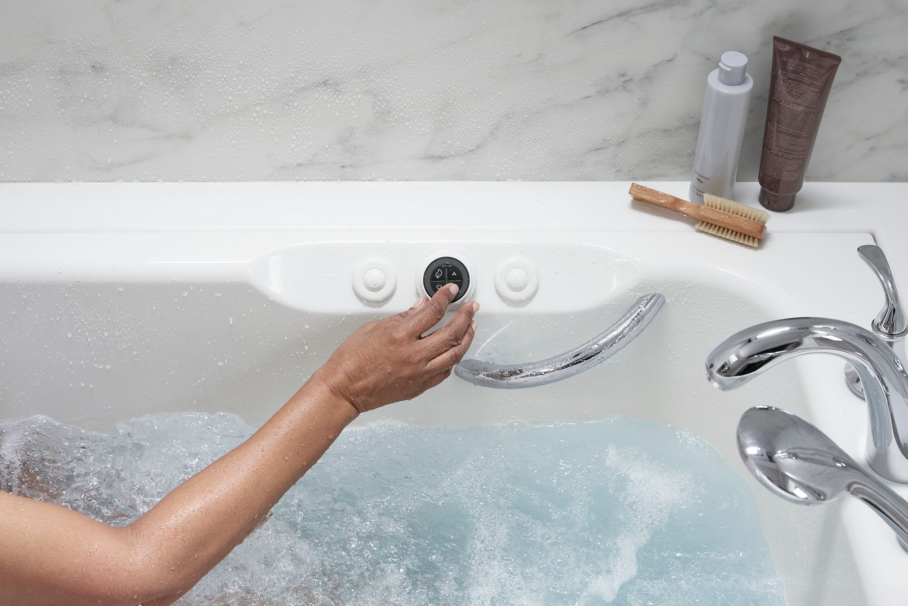 <p>Walk-In Tub Features</p>
