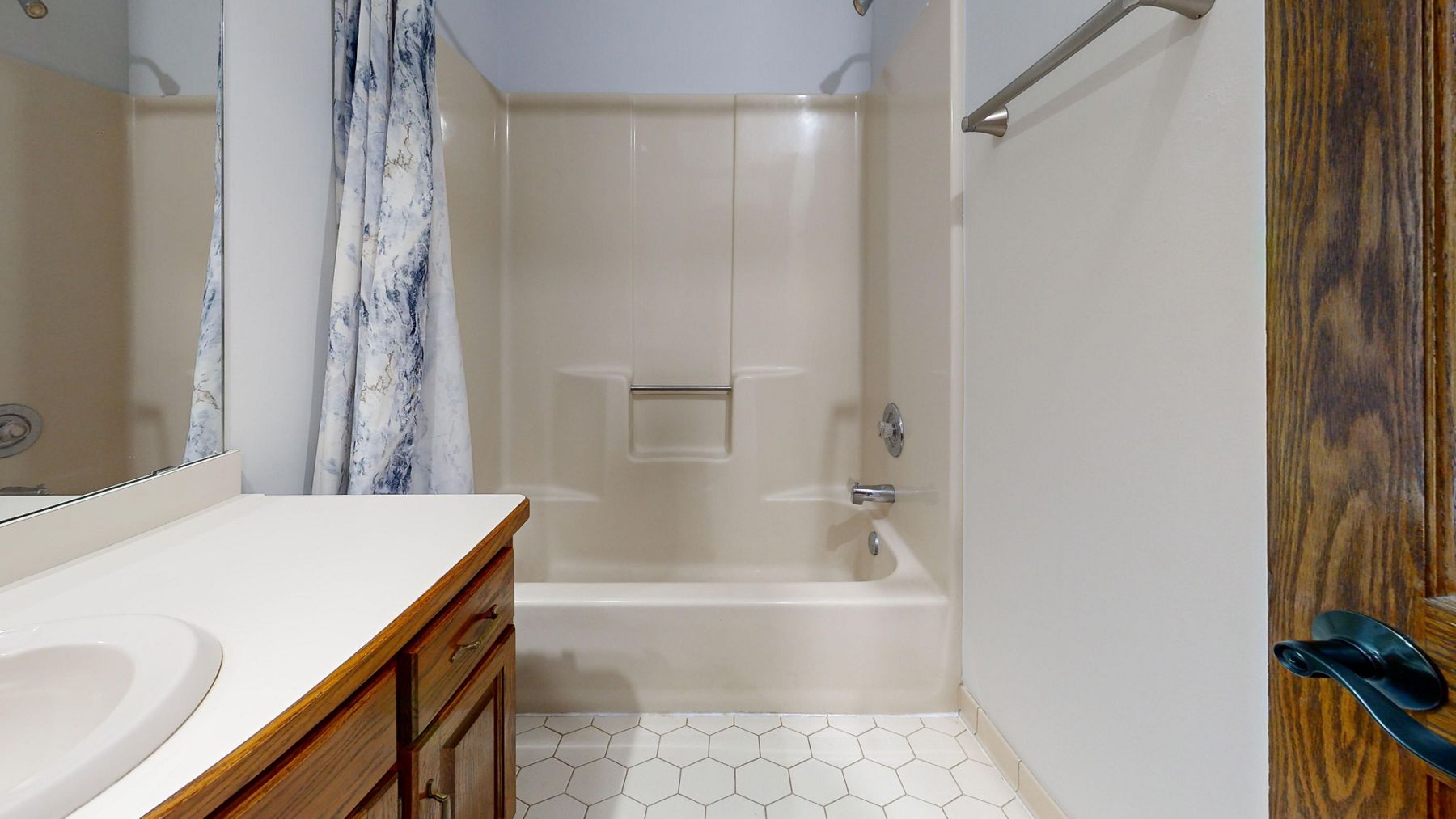 Acrylic walk-in shower kit