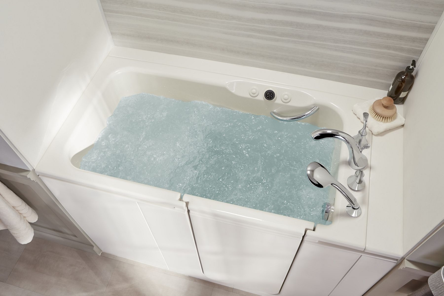 Air Tubs vs. Whirlpool Baths: Comparing Features & Benefits
