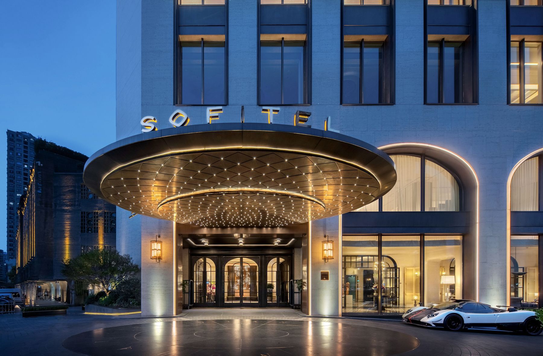 Sofitel Shanghai North Bund Hotel Entrance