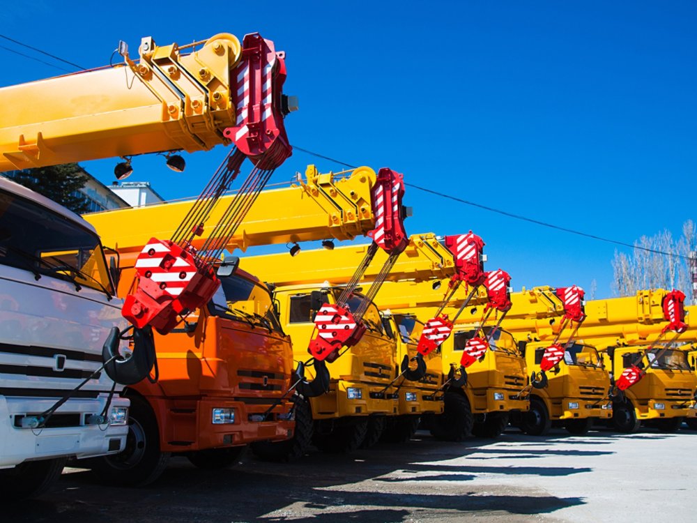 fleet of mobile cranes