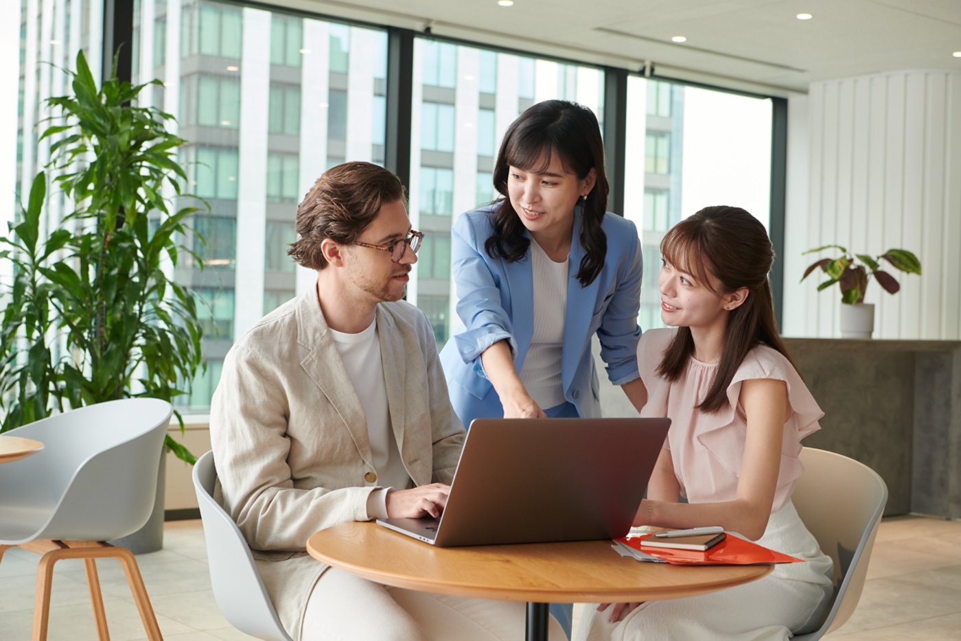 Teams at work in an office in Japan stock photography