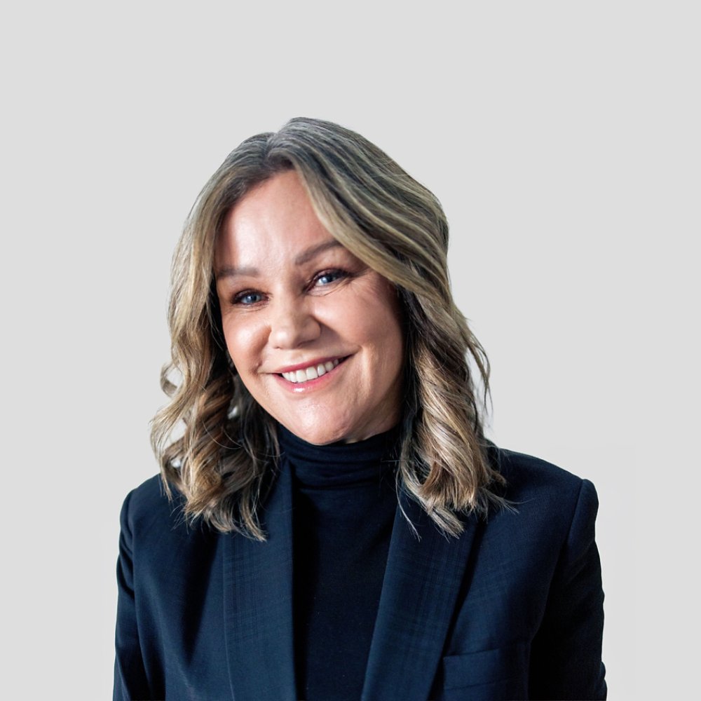 Robyn Woodley portrait - 16x9 format